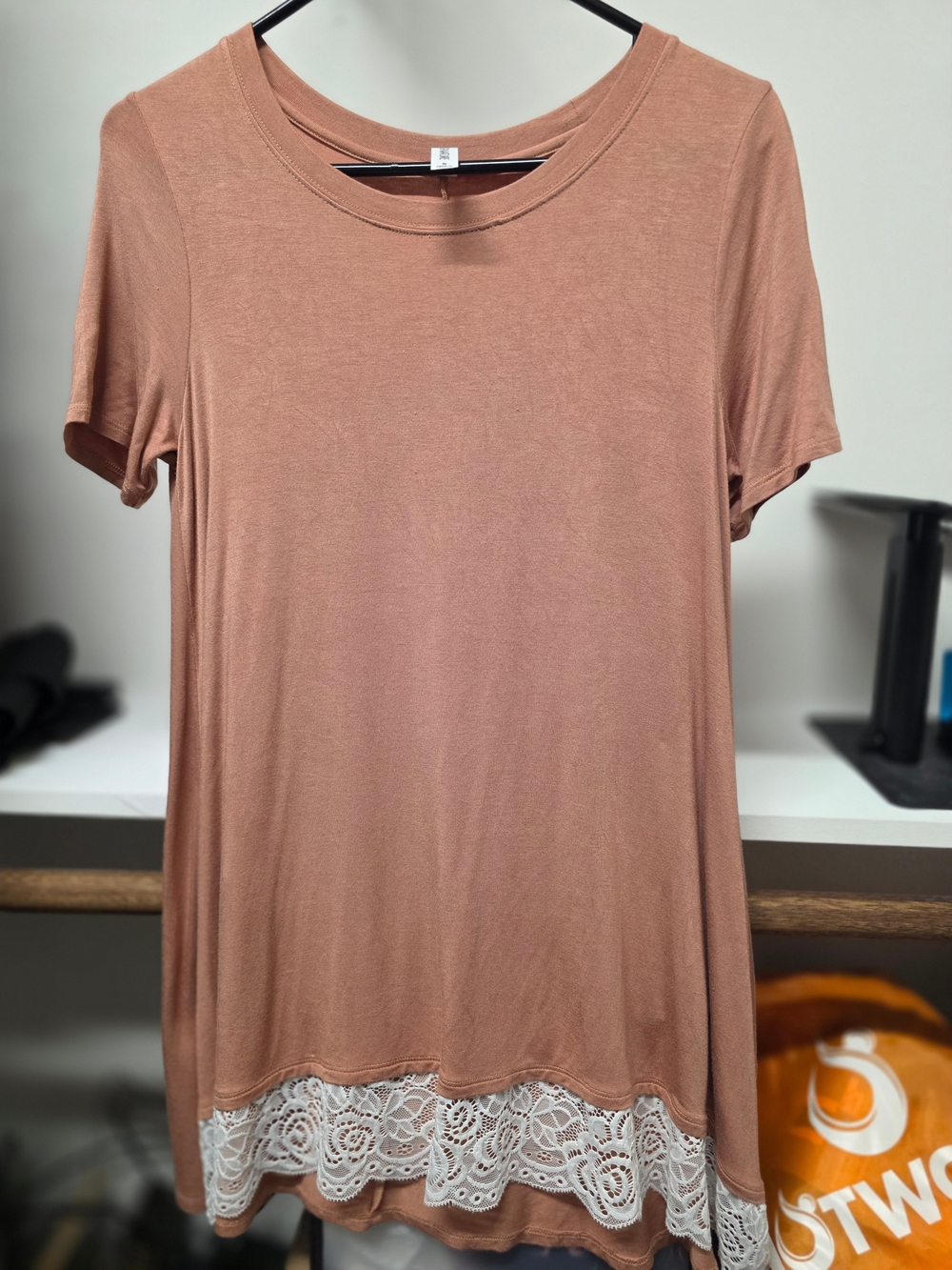 Women's Dusty Rose Short Sleeve Tunic with White Lace Trim